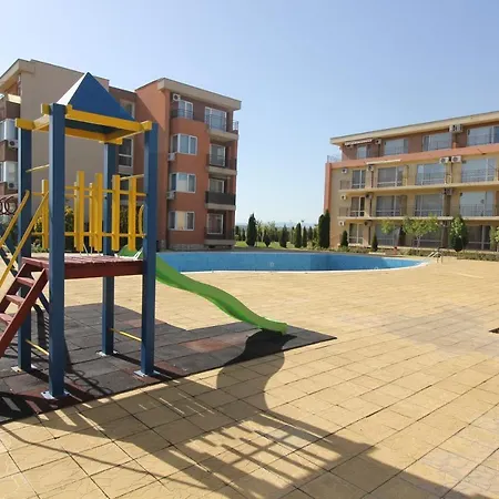 In Holiday Fort Club * Slăntjev Brjag