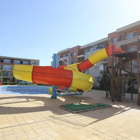 Lägenhet In Holiday Fort Club Slăntjev Brjag
