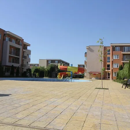 In Holiday Fort Club * Slăntjev Brjag